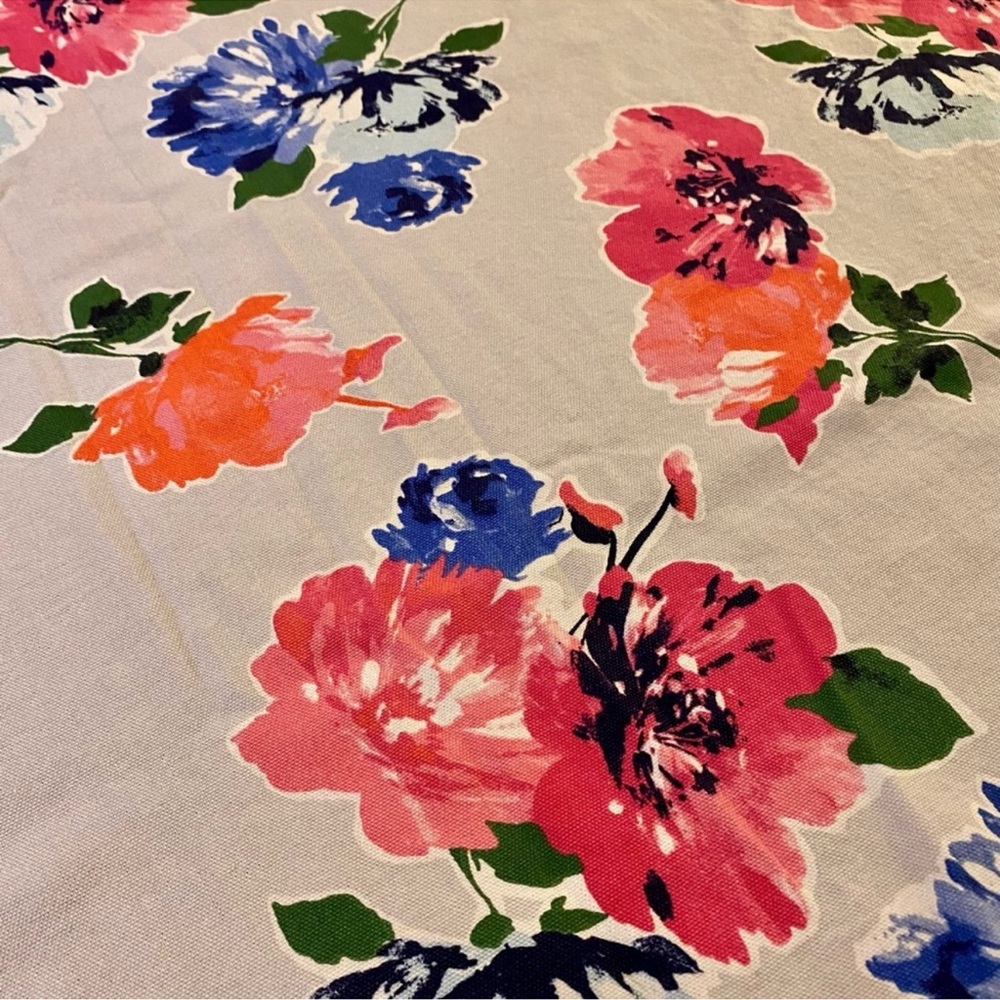 Kate Spade 60x78 Tablecloth Spring
Blossoms Cotton Size 60" × 78"